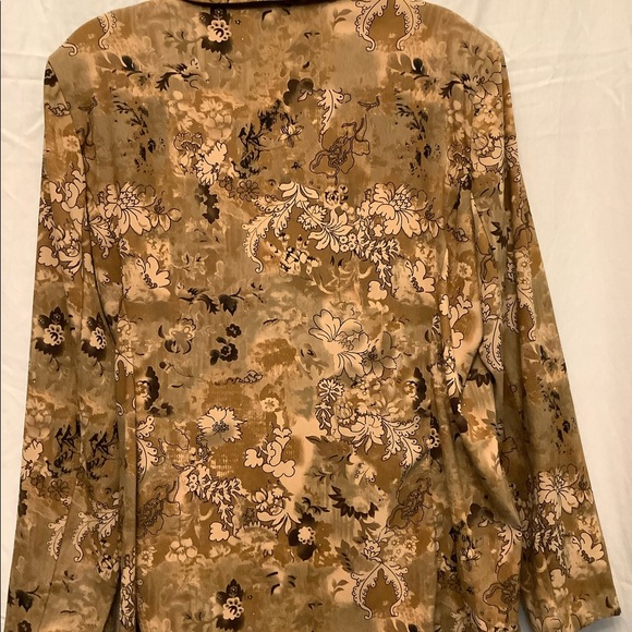 Blazer - Picture 7 of 7